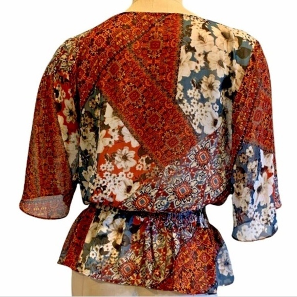 BCBGeneration Sheer Multicolor Peplum Ruffle V Neck Blouse Romantic Sz M#229i - Picture 3 of 6